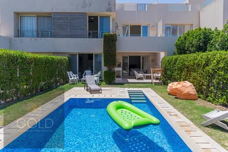 Townhouse in Hacienda bay with private pool and garden
