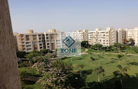Apartment for rent in Madinaty, B11, fifth floor, 200 sq m, wide garden view, 4 rooms, 3 bathrooms, natural gas