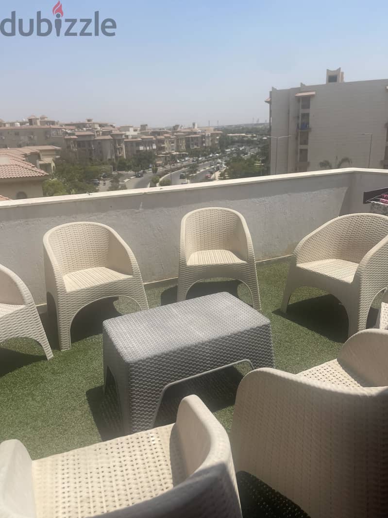 Chairs with table 1