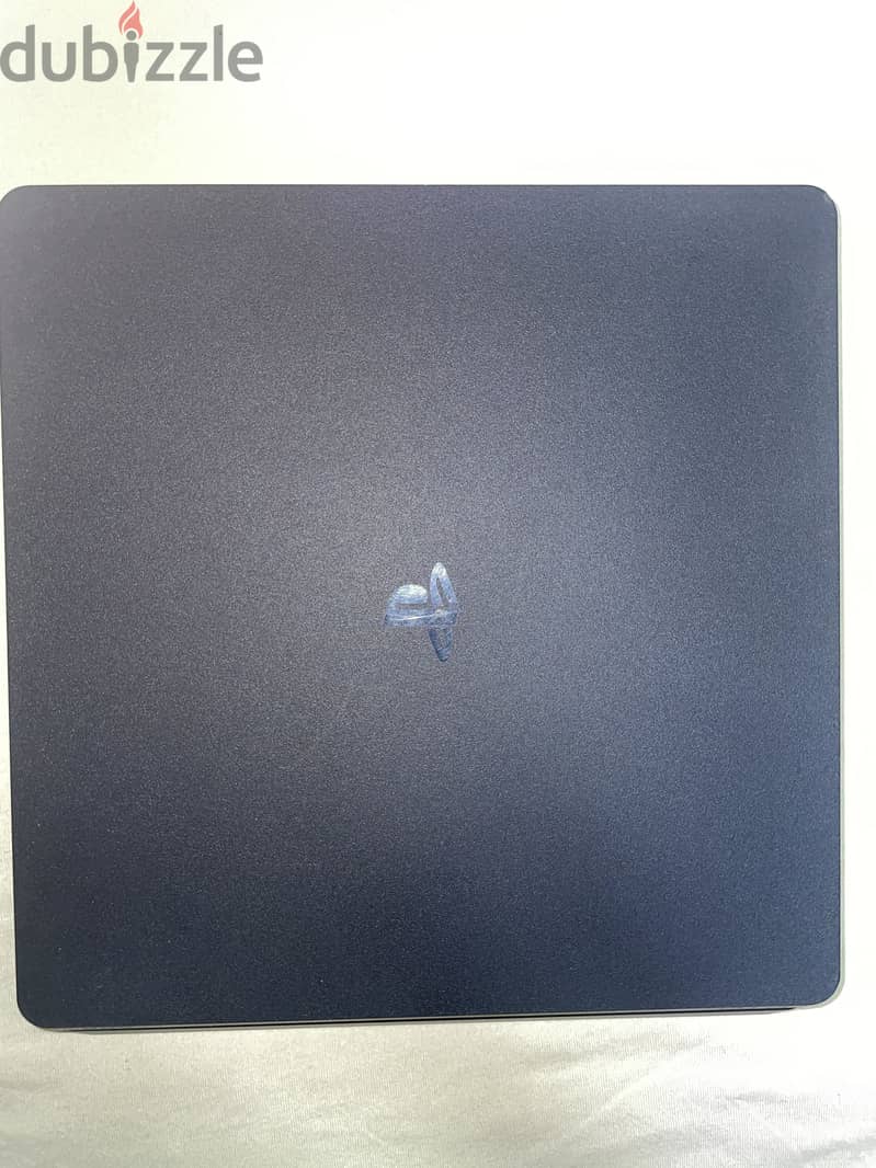 ps4 slim excellent condition 1