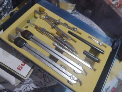أدوات هندسبة