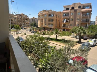 شقة لقطة للبيع بافضل موقع بالحى الثامن