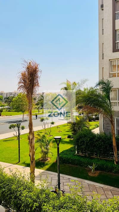 شقه للايجار بمدينتي 73 م اول سكن B12 جمب الخدمات