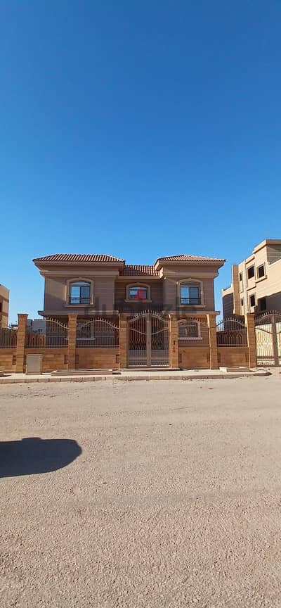 فيلا مميزة للبيع بأسيوط الجديدة حي الفيلات