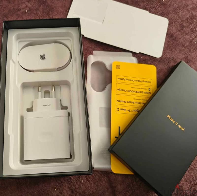 Realme GT 6T 1