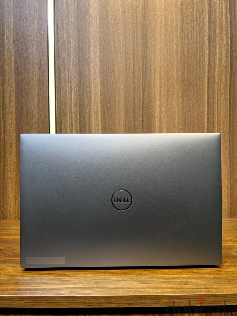 DELL - Precision - 5560 5