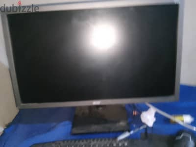 شاشه كمبيوتر مستعمله استعمال خفيف جدا