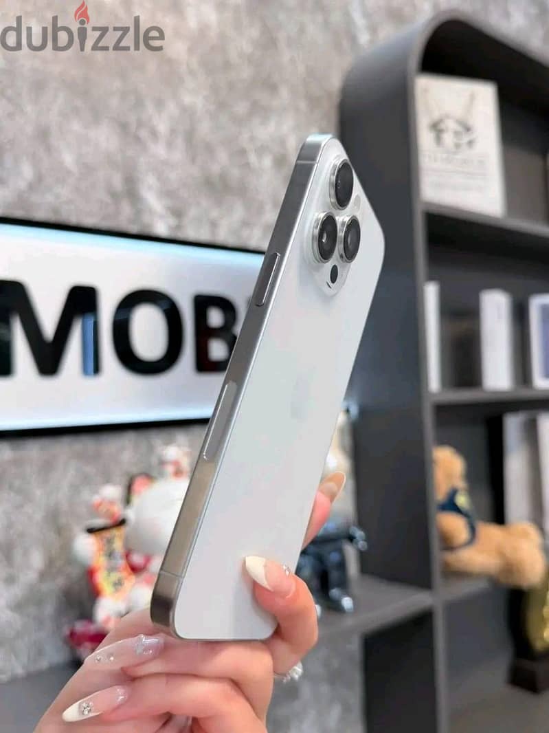 Apple - iPhone 15 Pro Max 3