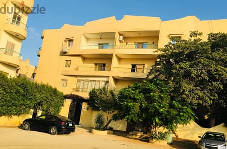 شقه راقيه في كمبوند هاي تاون مصر ايطاليا خلف الجامعه البريطانيه