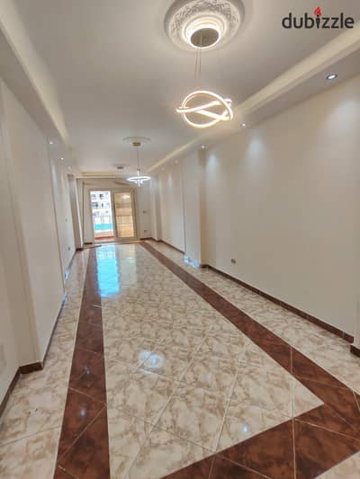 شقة للبيع على شارع السباعى الرئيسى ٣ غرف وريسبشن ثلاث قطع ٢حمام دور ١٣ ٢ أسانسير