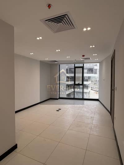 Clinic for sale, fully finished with air conditioning, private bathroom and reception, overlooking Capital Business and Park Street.