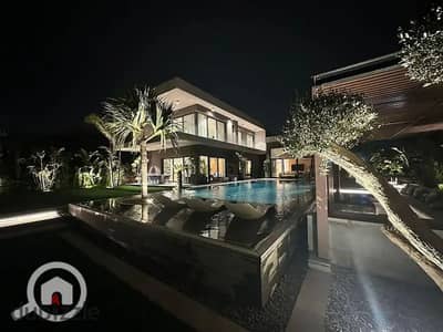 فيلا 4 غرف للبيع في Swan Lake West، الشيخ زايد | متشطبه استلام فوري | بجوار Palm Hills