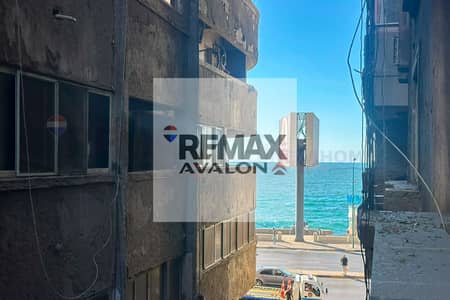 Apartment for sale 175 m Sporting (second row from the sea)