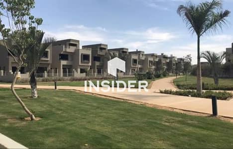 فيلا 520 متر-مفروشه بالتكييفات والمطبخ-حمام سباحة خاص-موقع مميز-7 غرف نوم