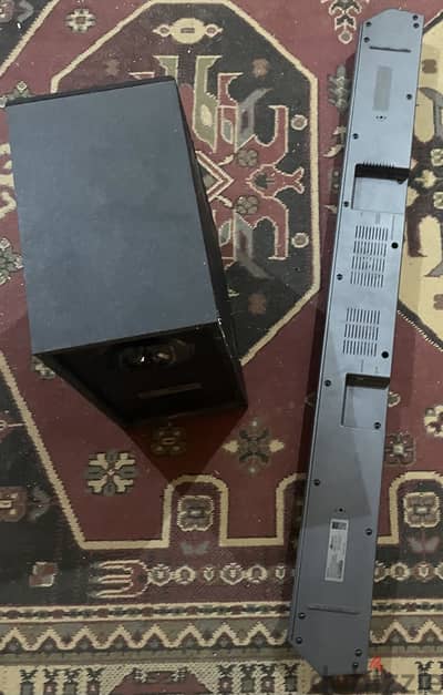 Soundbar and subwoofer samsung HW-Q600C