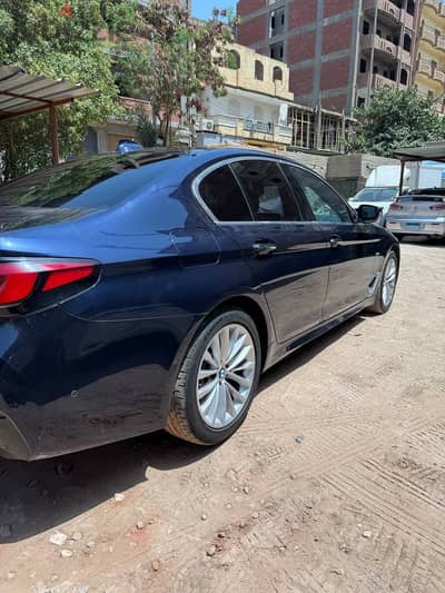 بي ام دبليو 520 2018