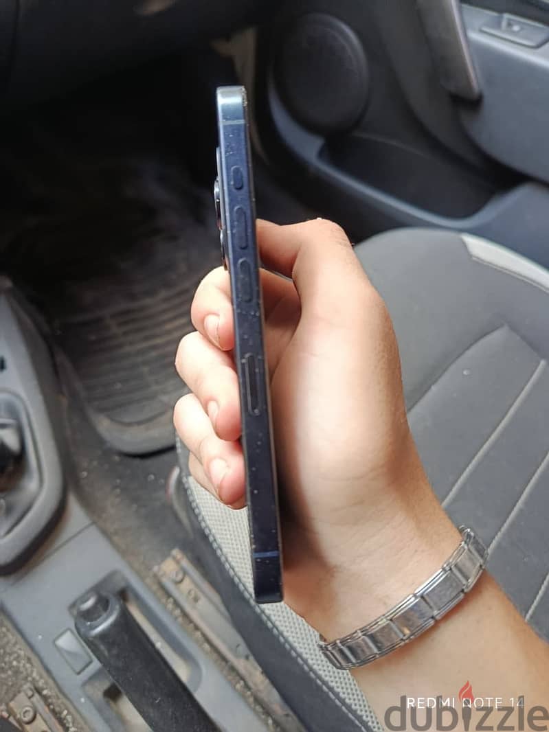 Apple - iPhone 15 Pro 3