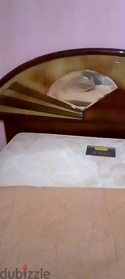 سرير غرفه نوم  بالمرتبه زان