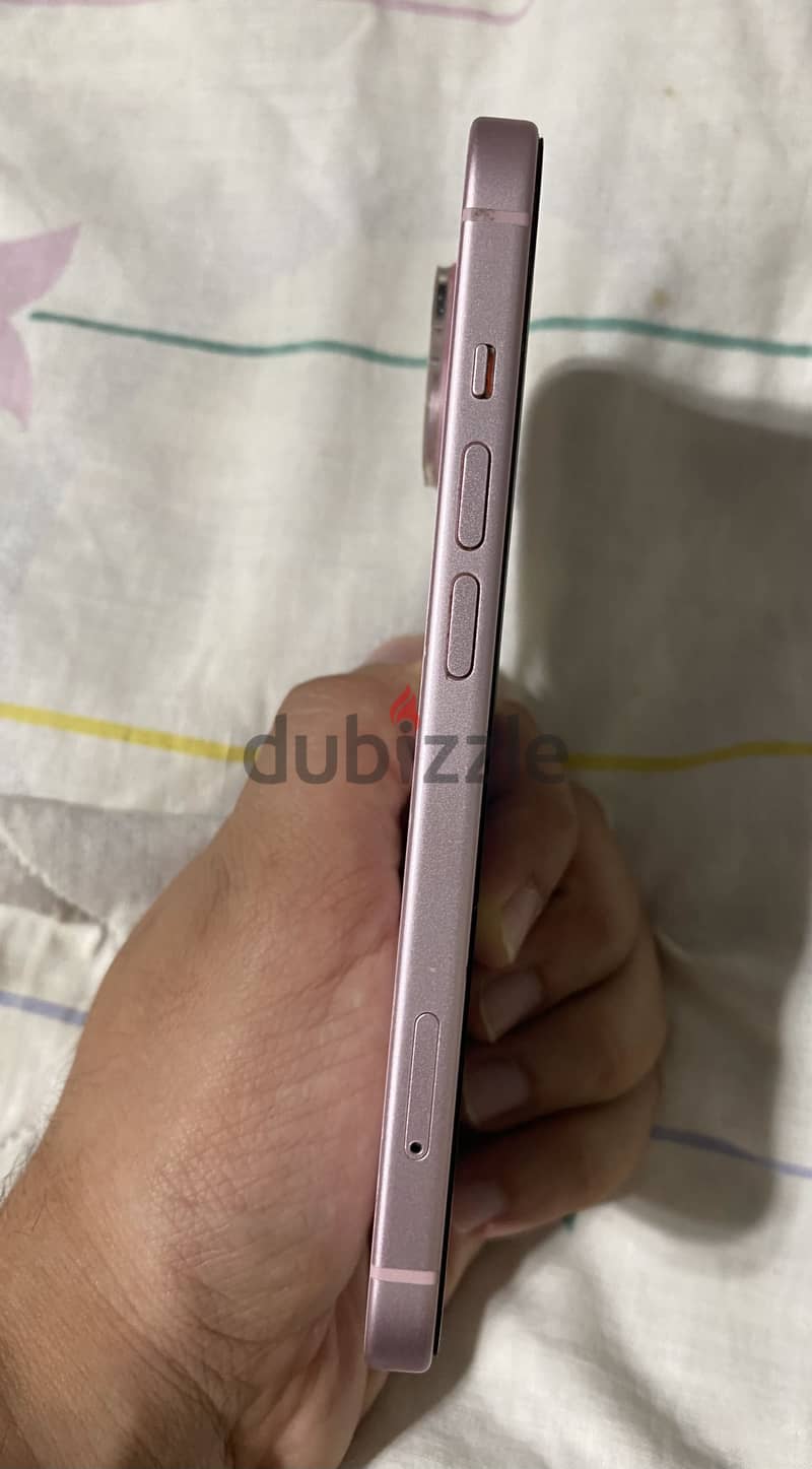 Apple - iPhone 15 4