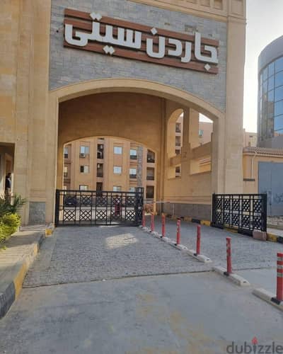 شقة للبيع ف كومباوند اجياد جاردن سيتي حدائق اكتوبر مع جاردن خاص