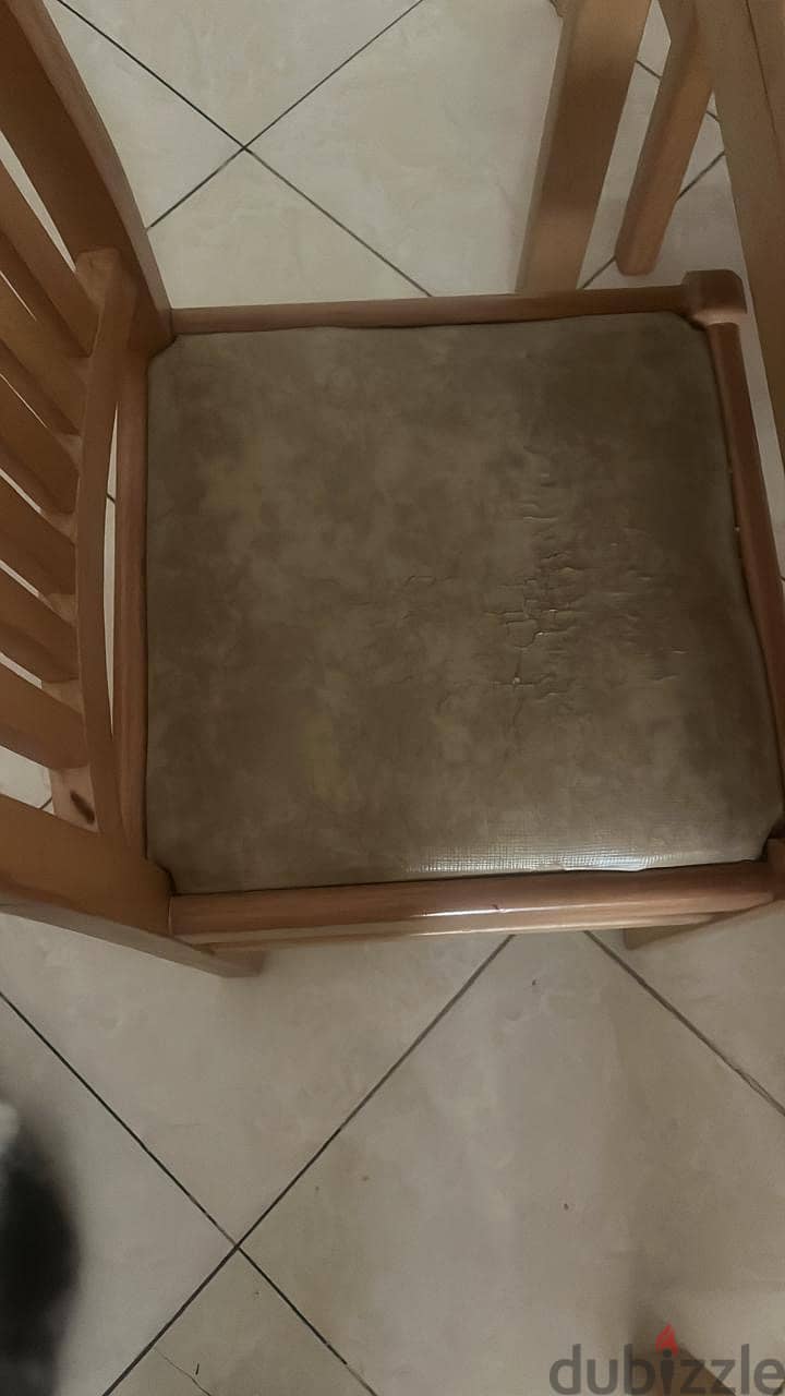 Dining table with 4 seats 4