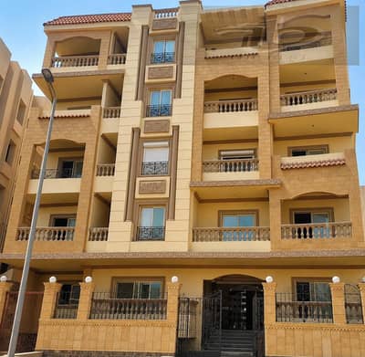 فرصة مميزة في اللوتس الجنوبية… أرضي بجاردن بموقع ذهبي، ثاني نمرة من شارع التسعين وبالقرب من سينترو مول