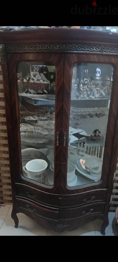 دولاب فضية