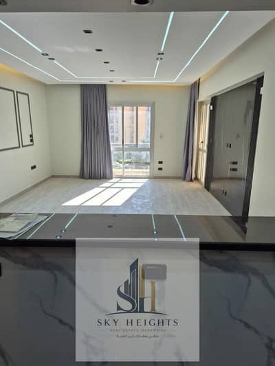First-occupancy apartment for sale in Rehab City. Prime location near all services and Avenue Mall. Ultra Super Lux finishing, 2nd floor, includes kitchen. Great price.