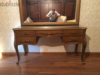 Classic French bedroom without wardrobe بدون دولاب