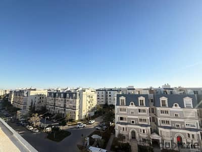 Fully Furnished 3Bed iVilla Roof with Penthouse in Mountain View Hyde Park New Cairo 5th Settlement