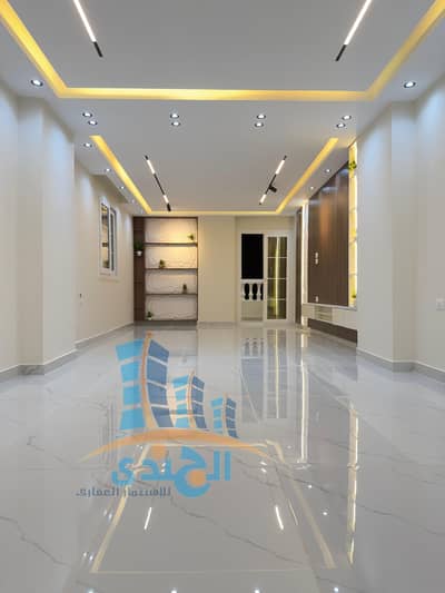 شقه للبيع بحدائق الاهرام أول شارع من البوابة التالتة. . اسكن فوراً في أرقى تشطيب بحدائق الأهرام (منطقة س)