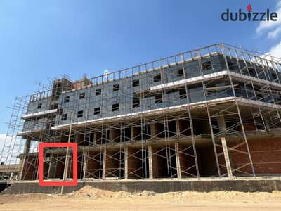 محل تجارى للبيع فورى مساحة 42 متر على محور جمال عبد الناصر 5 دقائق من التسعين الجنوبى بمقدم 40% وقسط على 3 سنين