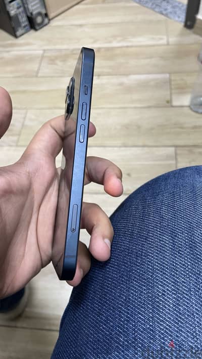 Apple - iPhone 13