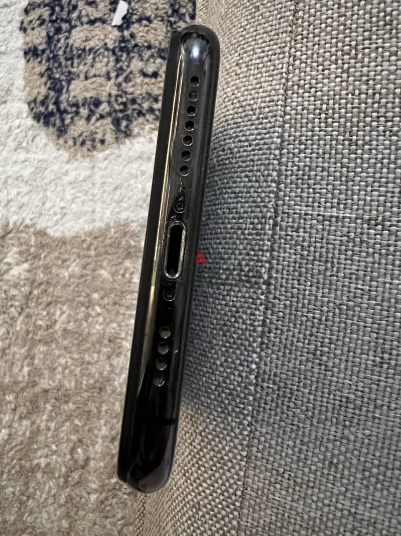Apple - iPhone XS Max 3