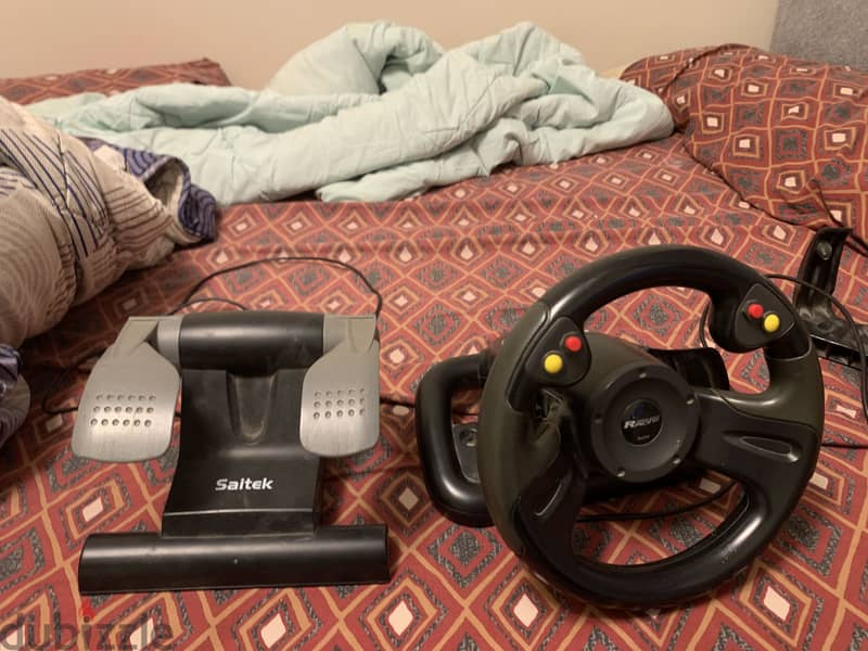 Saitek R220 steering wheel 1