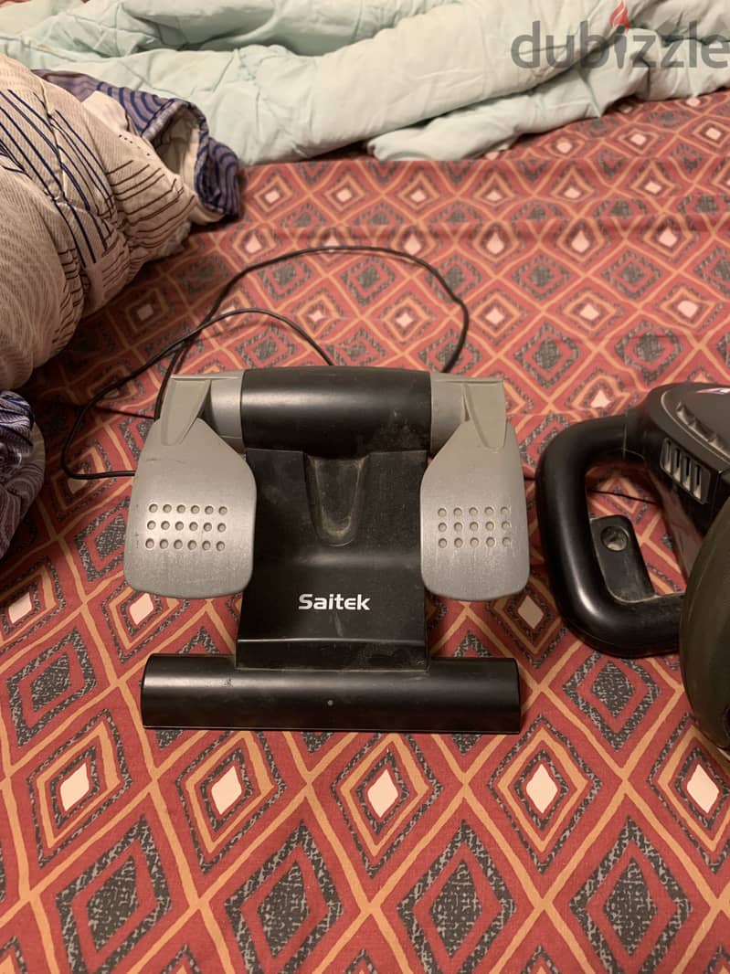 Saitek R220 steering wheel 3