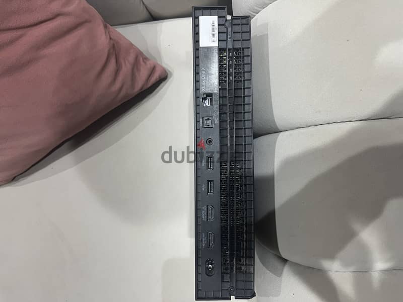 Xbox one x with series controller 1