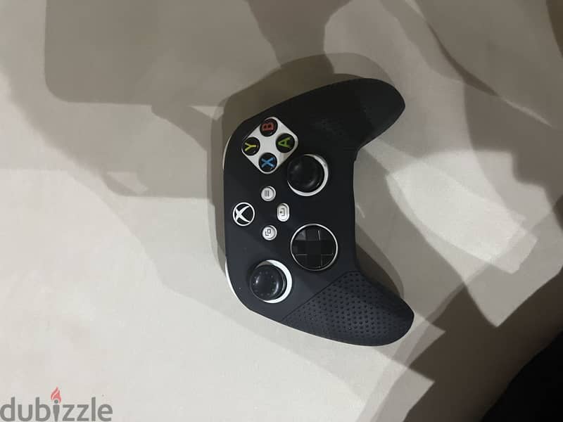 Xbox one x with series controller 2