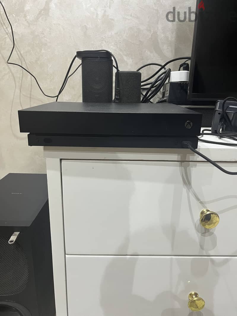 Xbox one x with series controller 4