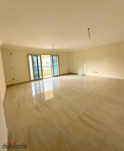 Apartment 230 m for sale in Sidi Jabir with open views near Kiroseiz