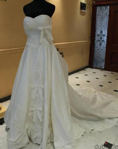 classic wedding dress for sale فستان