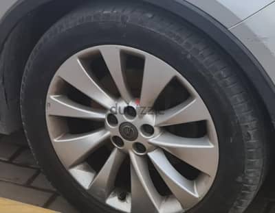 بريدجستون الينزا 215/55/R18