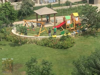 امتلك شقة أرضي فاخرة بحديقة خاصة واسعة جاهزة للاستلام الفوري بقلب الجولدين سكوير في كمبوند ذا سكوير القاهرة الجديدة