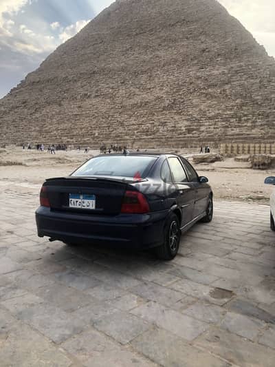 أوبل فيكترا 1998