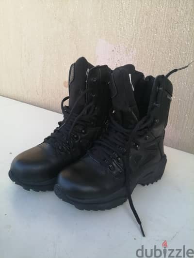 بوت Reebok ٤٠ حاله زيرو