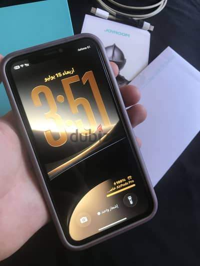 iPhone 11 خطين
