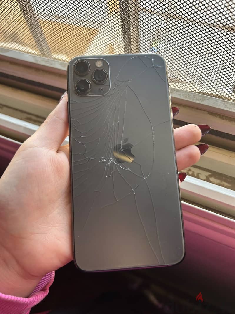 Apple - iPhone 11 Pro Max 3