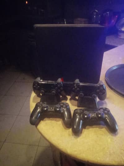 بلاستيشن ٤ مستعل معاه ٤درعات
