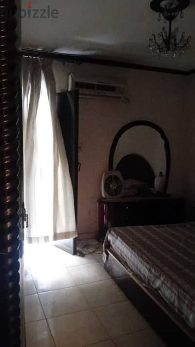 Full bed room