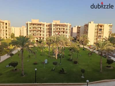 شقة للايجار المفروش 200 متر فيو جاردن بسعر لقطه تشطيبات وفرش مودرن مكيفة بالكامل الدور متكرر في المرحلة الخامسة الجديدة الرحاب Phase 5 Al Rehab